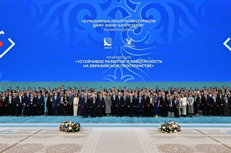 Российско-казахстанская конференция высокого уровня «Устойчивое развитие и безопасность на евразийском пространстве» и встреча выпускников Университета в Астане