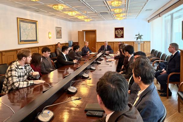 Ректор А.В.Торкунов встретился с&nbsp;магистрантами МГИМО-Астана