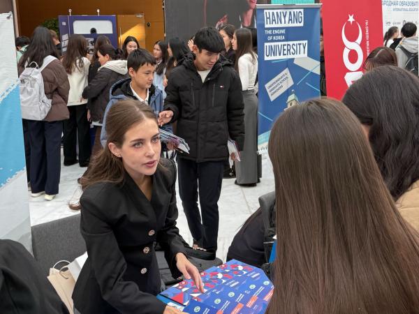 МГИМО на выставке IEF-2025 в Казахстане
