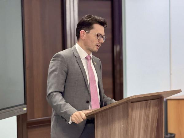 Д.Н.Чернышенко в Казахстанском филиале МГИМО Д.Н.Чернышенко в Казахстанском филиале МГИМО