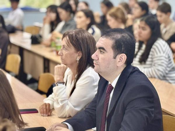 Д.Н.Чернышенко в Казахстанском филиале МГИМО Д.Н.Чернышенко в Казахстанском филиале МГИМО