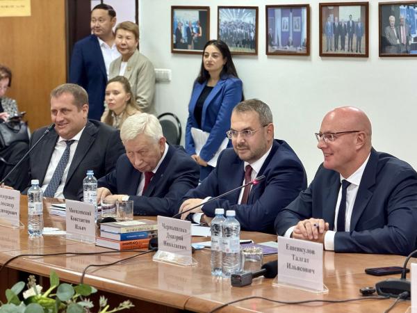 Д.Н.Чернышенко в Казахстанском филиале МГИМО Д.Н.Чернышенко в Казахстанском филиале МГИМО