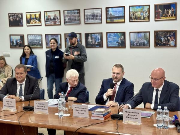 Д.Н.Чернышенко в Казахстанском филиале МГИМО Д.Н.Чернышенко в Казахстанском филиале МГИМО