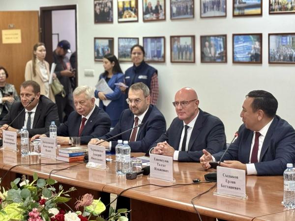 Д.Н.Чернышенко в Казахстанском филиале МГИМО Д.Н.Чернышенко в Казахстанском филиале МГИМО