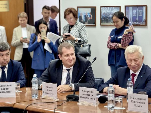 Д.Н.Чернышенко в Казахстанском филиале МГИМО Д.Н.Чернышенко в Казахстанском филиале МГИМО