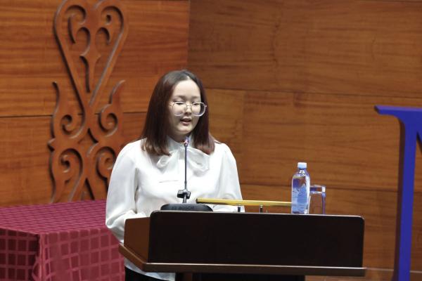 С.Н.Нурбек и А.В.Торкунов вручили студенческие билеты первокурсникам МГИМО-Астана