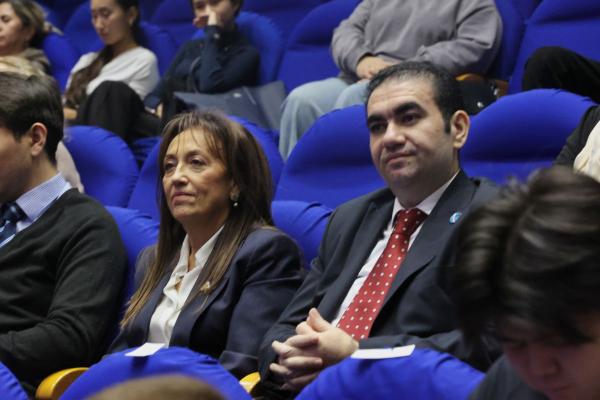 С.Н.Нурбек и А.В.Торкунов вручили студенческие билеты первокурсникам МГИМО-Астана